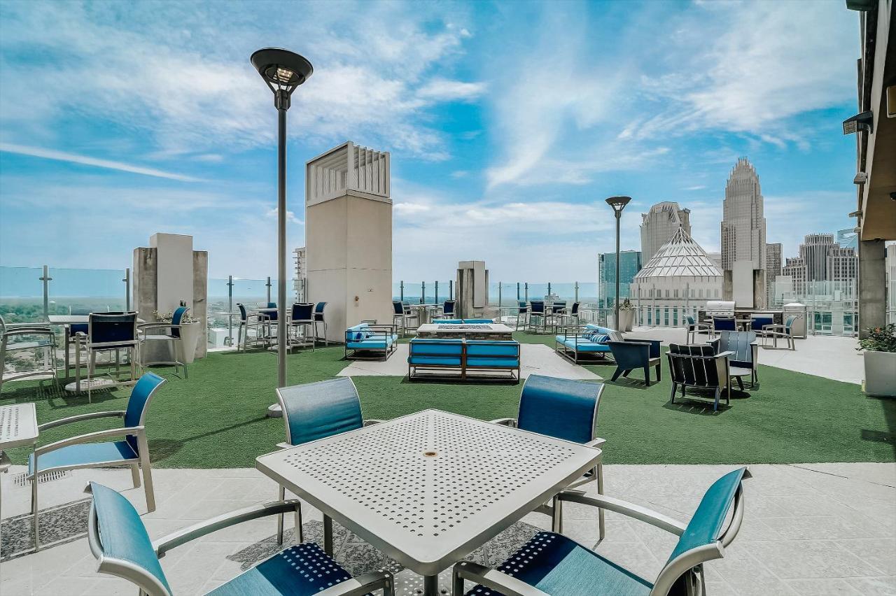 Frontdesk Skyhouse Apts Uptown Charlotte, NC Appartement Buitenkant foto